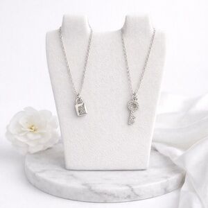 Vintage 2003 Avon Unlock My Heart Necklace Set